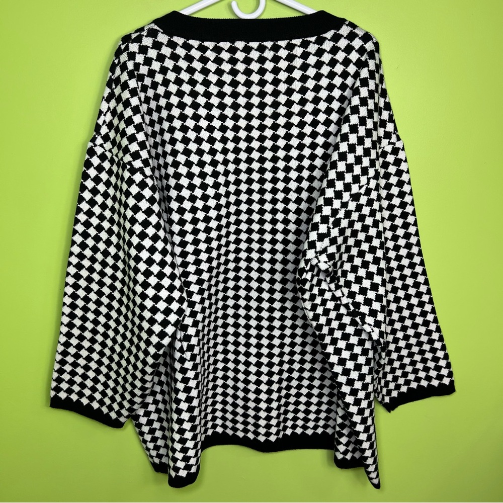 Rebdolls Black and White V-Neck Sweater - Picture 4 of 5